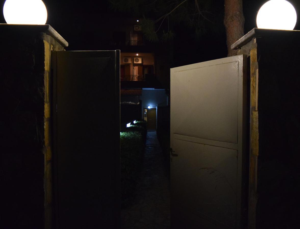 Oihalia'S Petit Double Room Avlonarion Exterior foto